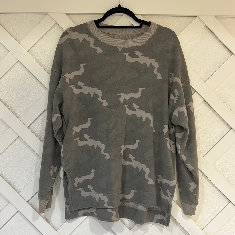 American Eagle Light Grey Camo Sweater